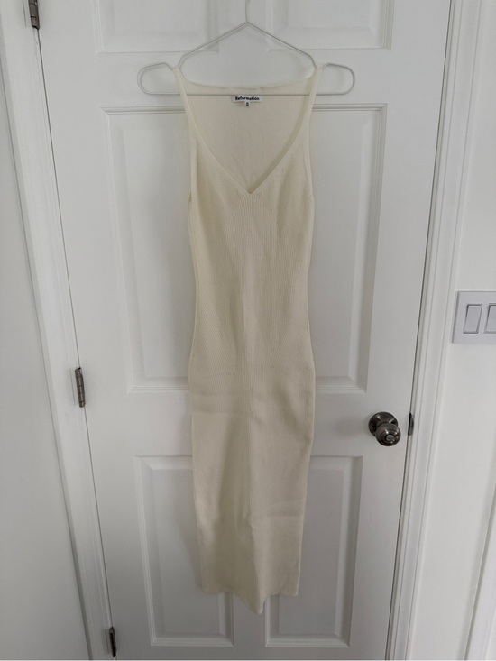 Reformation Dresses & Skirts - Reformation Cream Ribbed V-Neck Dress